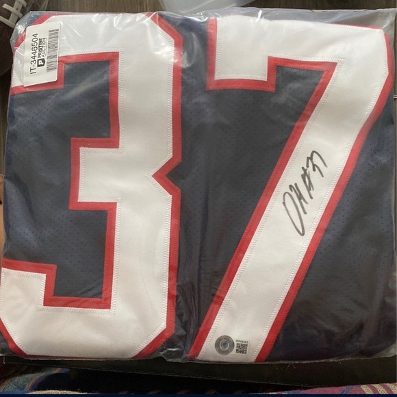 Signed jerseys - Picture 2 of 2